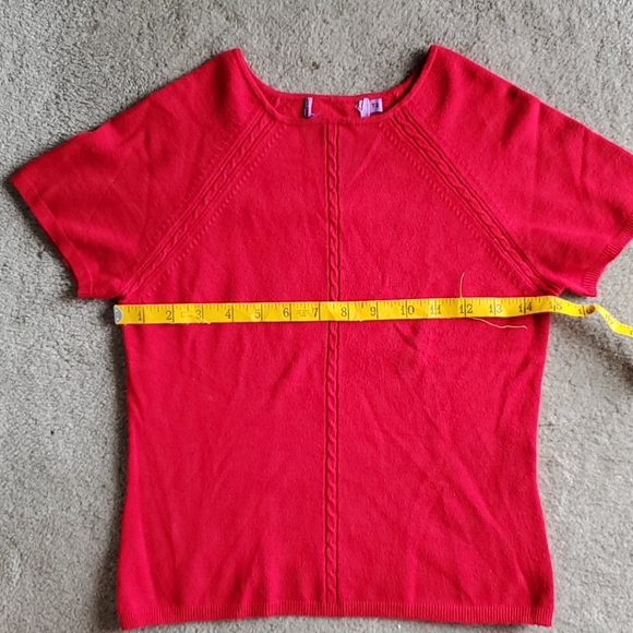 Red short sleeve top - Picture 4 of 6